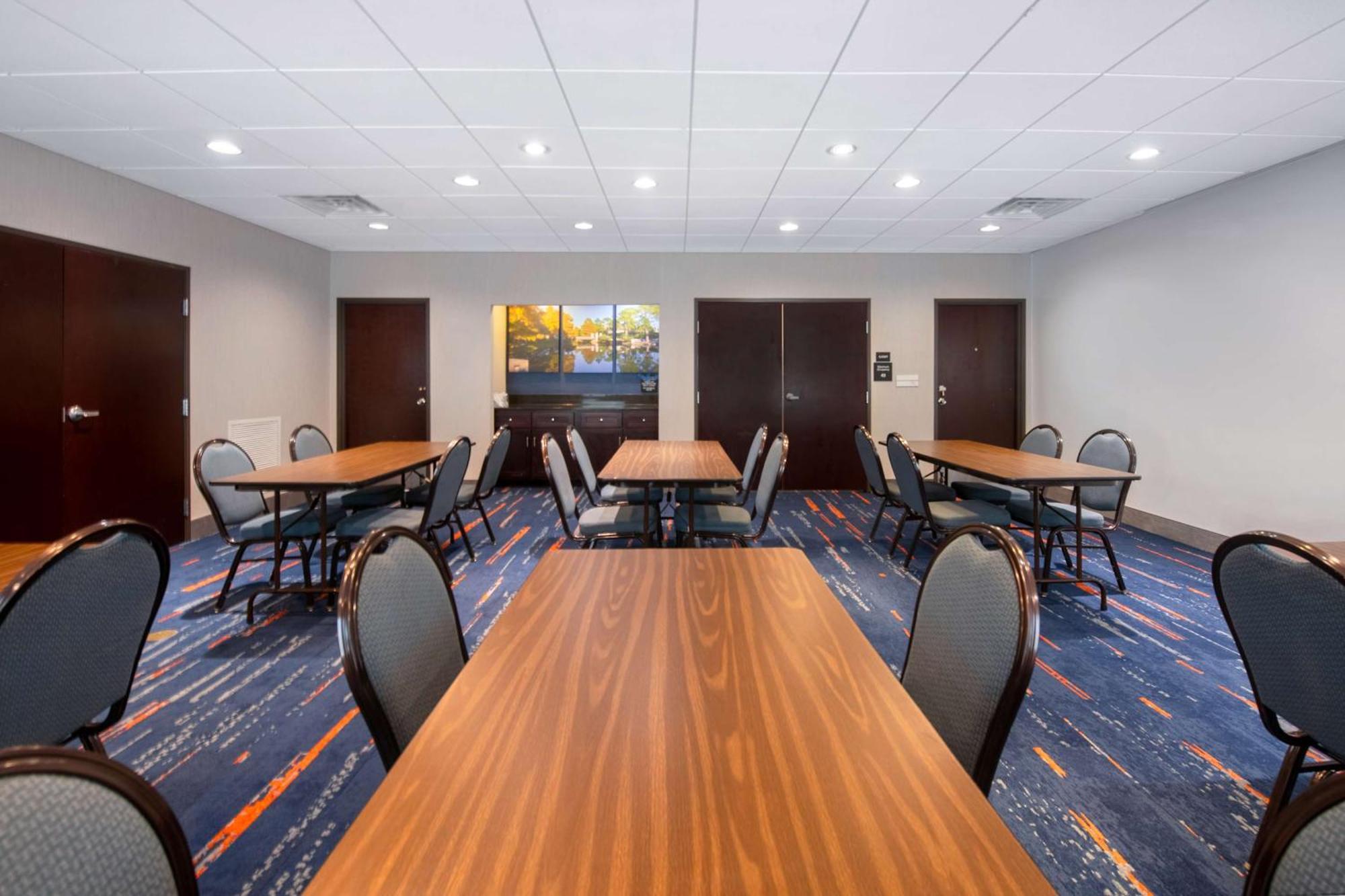 Hampton Inn & Suites Harvey Exteriér fotografie