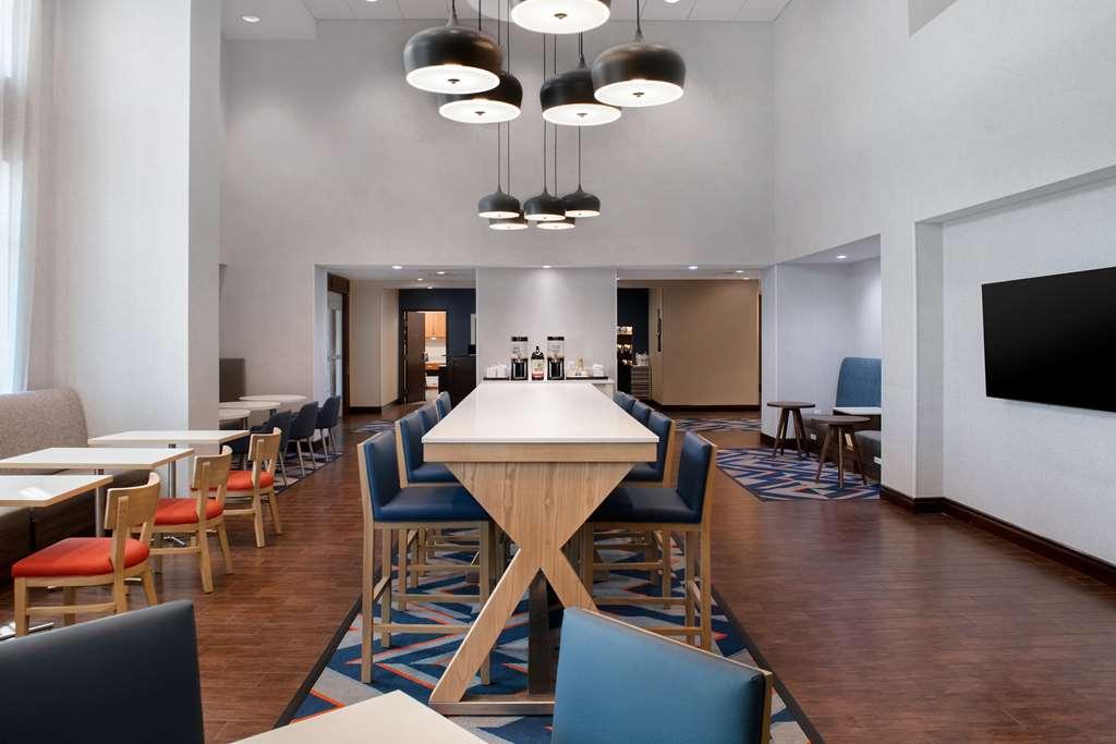 Hampton Inn & Suites Harvey Restaurace fotografie